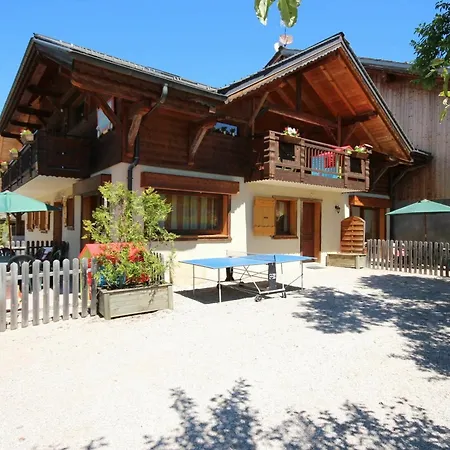 With 4 Bedrooms In Morzine, With Wonderful Mountain View, Te Apartment